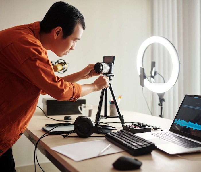 Kreator Konten Yang Menginspirasi Tren Online