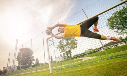 Kiper Terbaik Dan Teknik Menyelamatkan Bola Yang Efektif