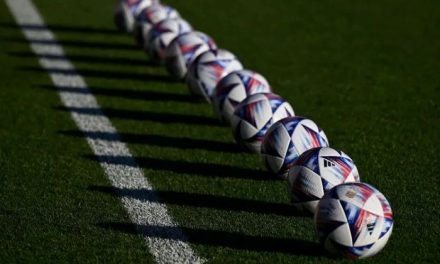 Evolusi Sepak Bola Modern: Dari Lapangan Ke Analisis Data