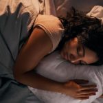 Kebiasaan Malam Yang Membantu Tidur Lebih Nyenyak