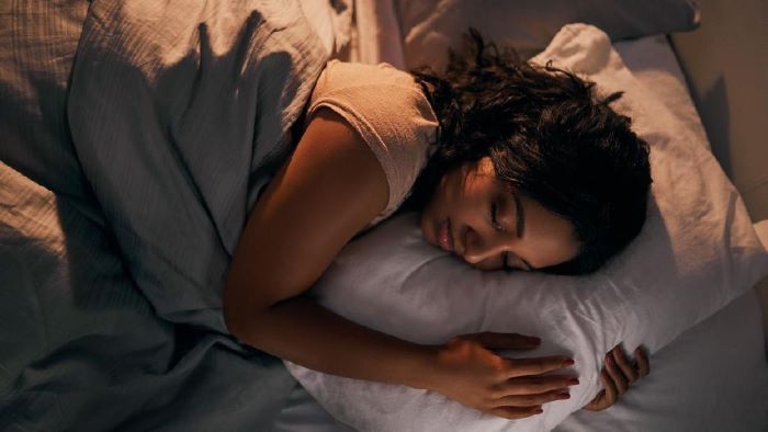 Kebiasaan Malam Yang Membantu Tidur Lebih Nyenyak