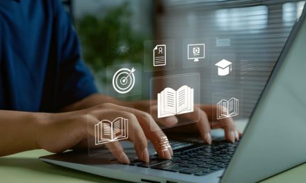 Perkembangan Teknologi Digital Dalam Kehidupan Sehari-Hari
